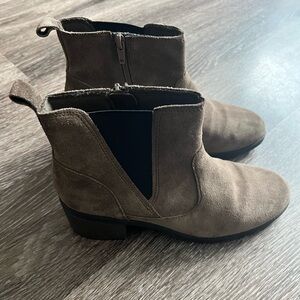 Women's Clarks Nevella Bell Suede Heeled Ankle Boots
